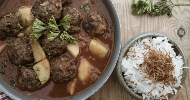 Boulettes de kefta à la sauce tomate et pommes de terre